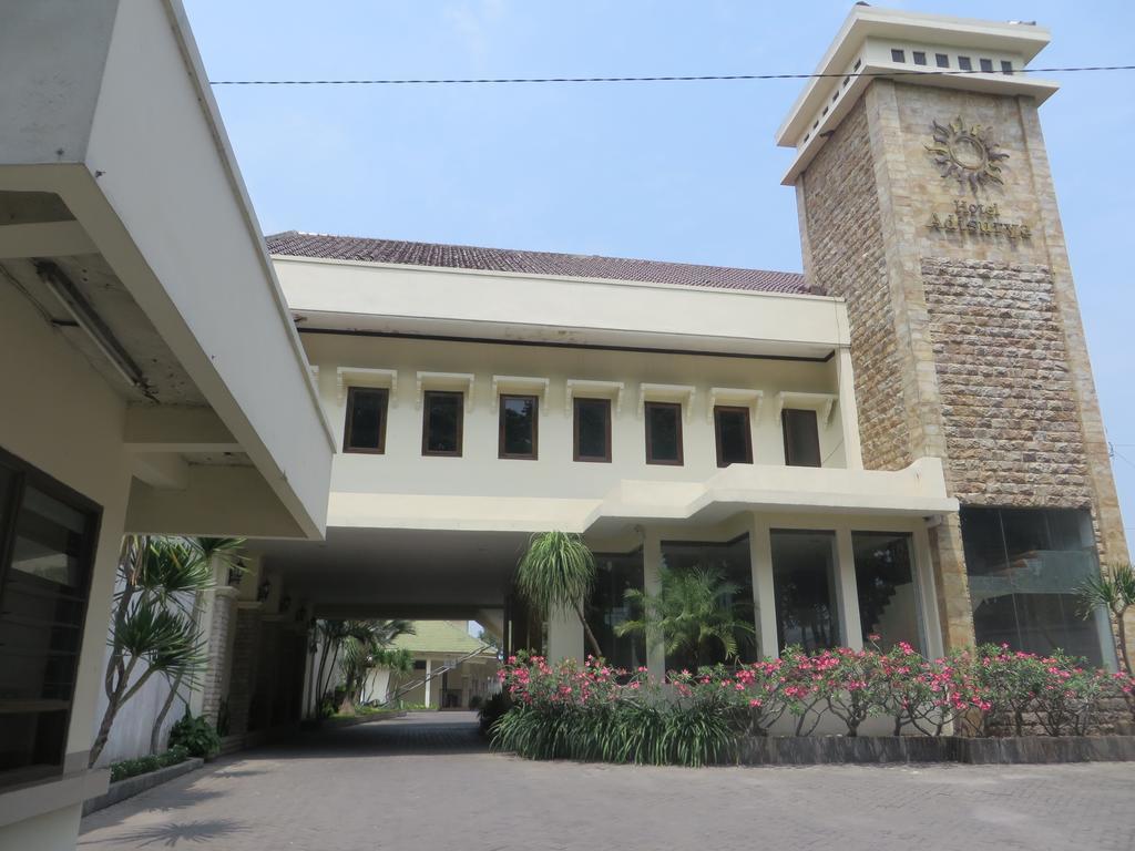 Adisurya Hotel Kediri  Eksteriør billede