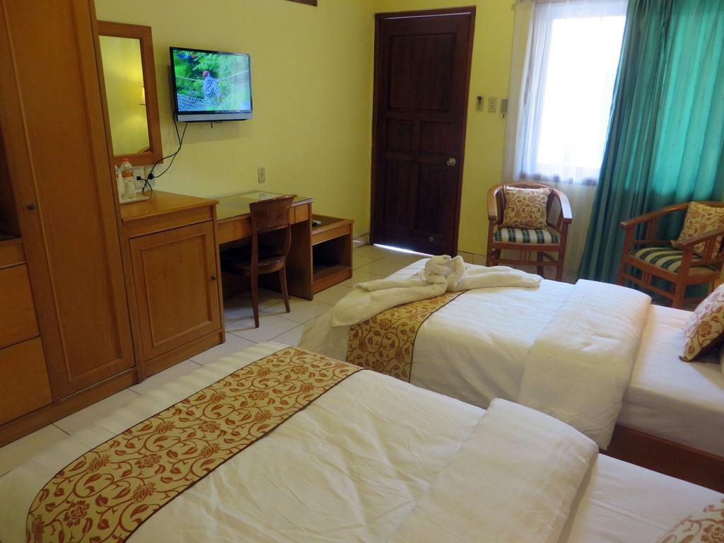 Adisurya Hotel Kediri  Værelse billede