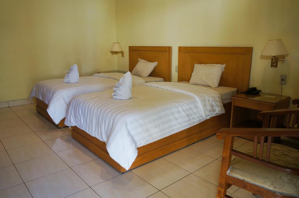 Adisurya Hotel Kediri  Eksteriør billede