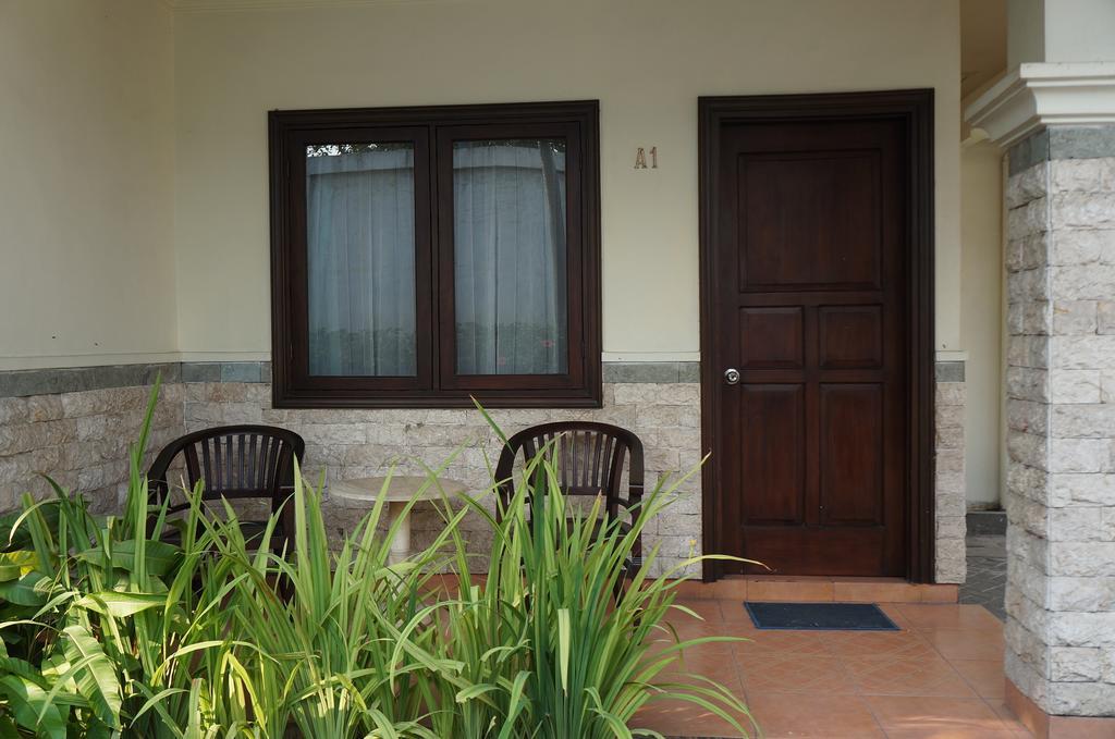 Adisurya Hotel Kediri  Eksteriør billede
