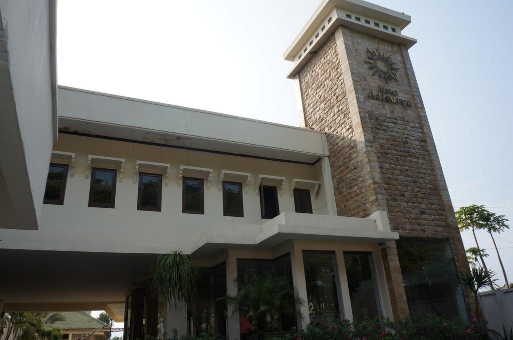 Adisurya Hotel Kediri  Eksteriør billede