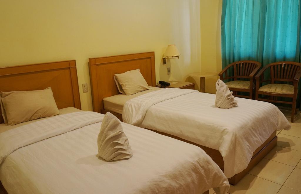 Adisurya Hotel Kediri  Værelse billede